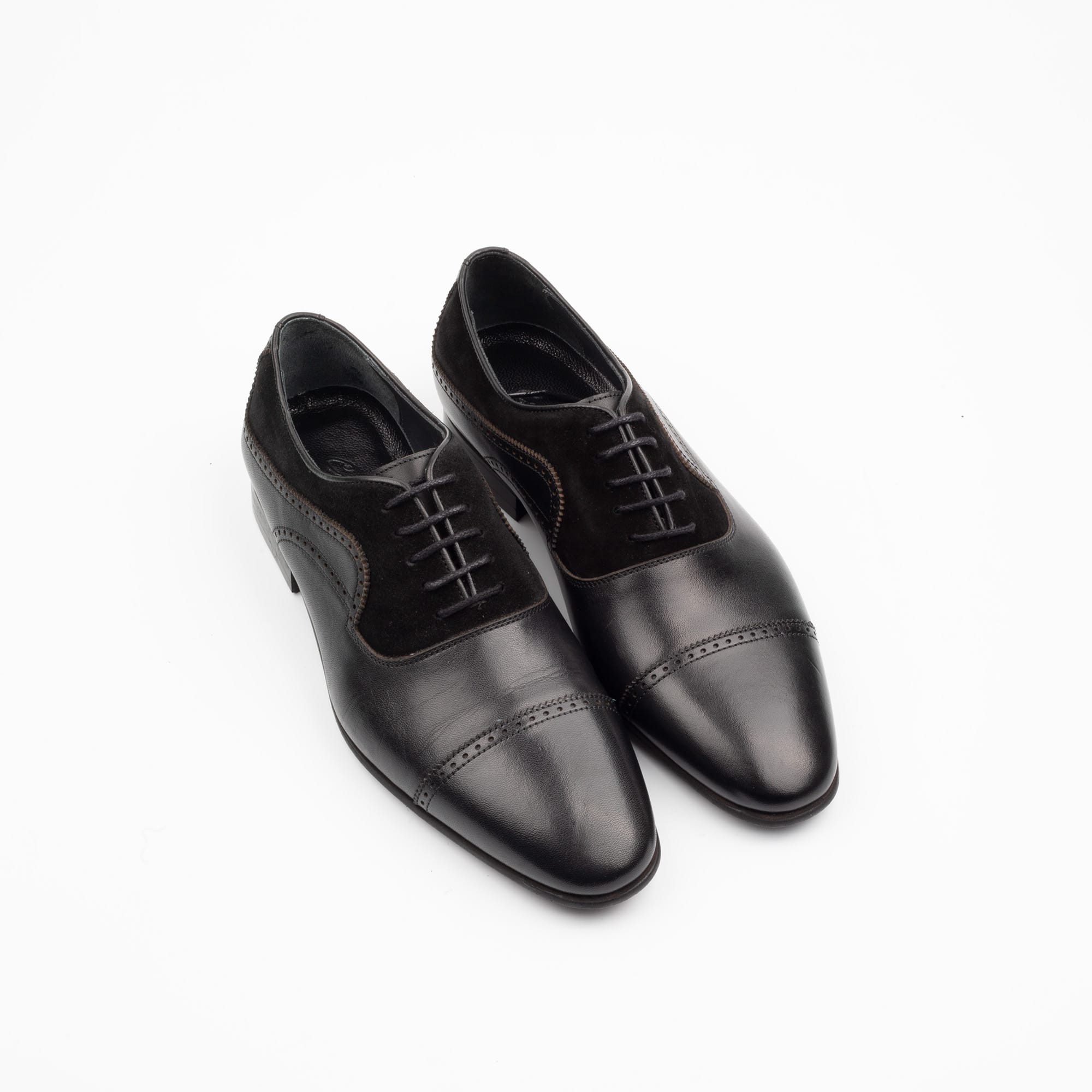 Classic Black Leather Cap Toe Oxfords for Men – Formal and Elegant Footwear (V19-22) - Image 2
