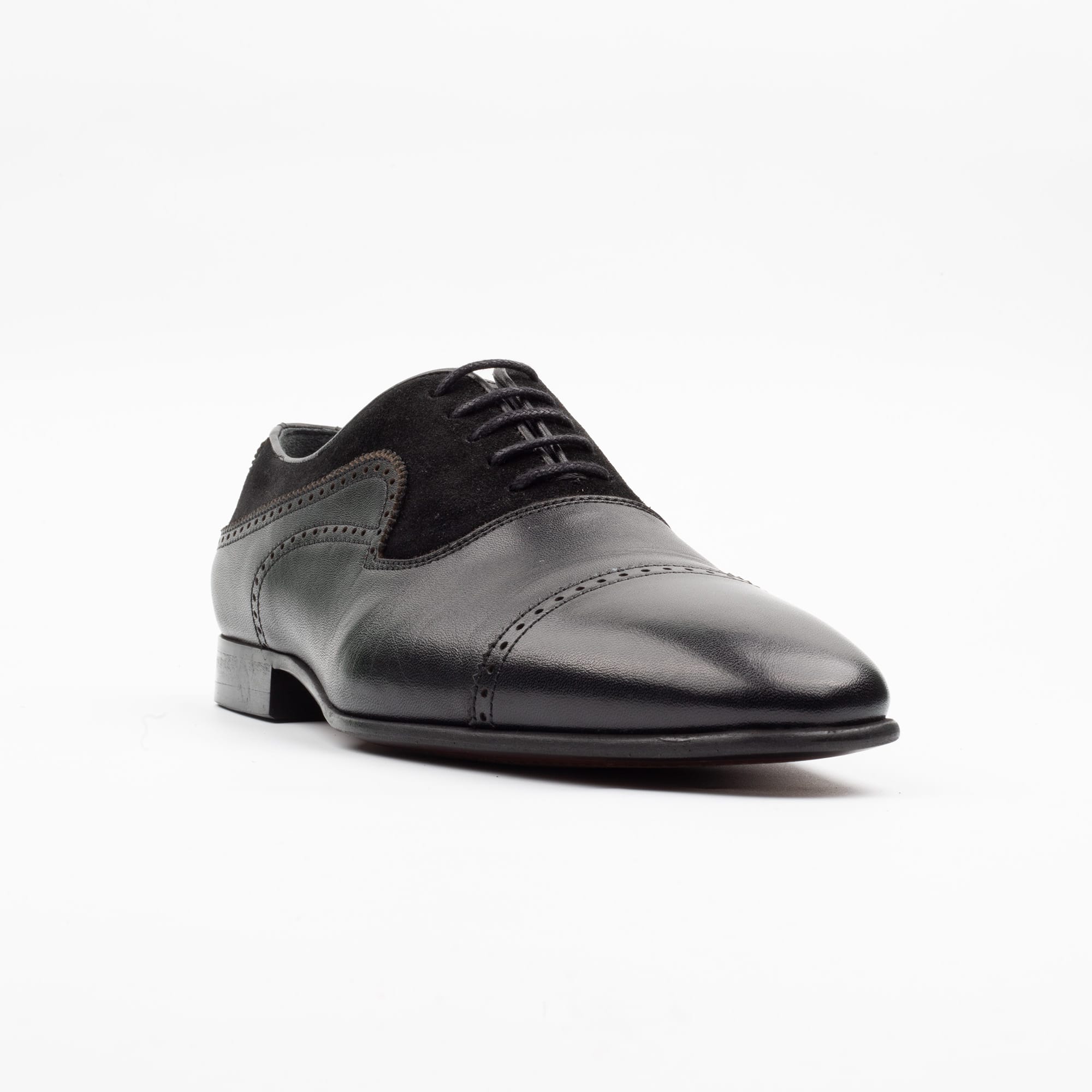 Classic Black Leather Cap Toe Oxfords for Men – Formal and Elegant Footwear (V19-22) - Image 4