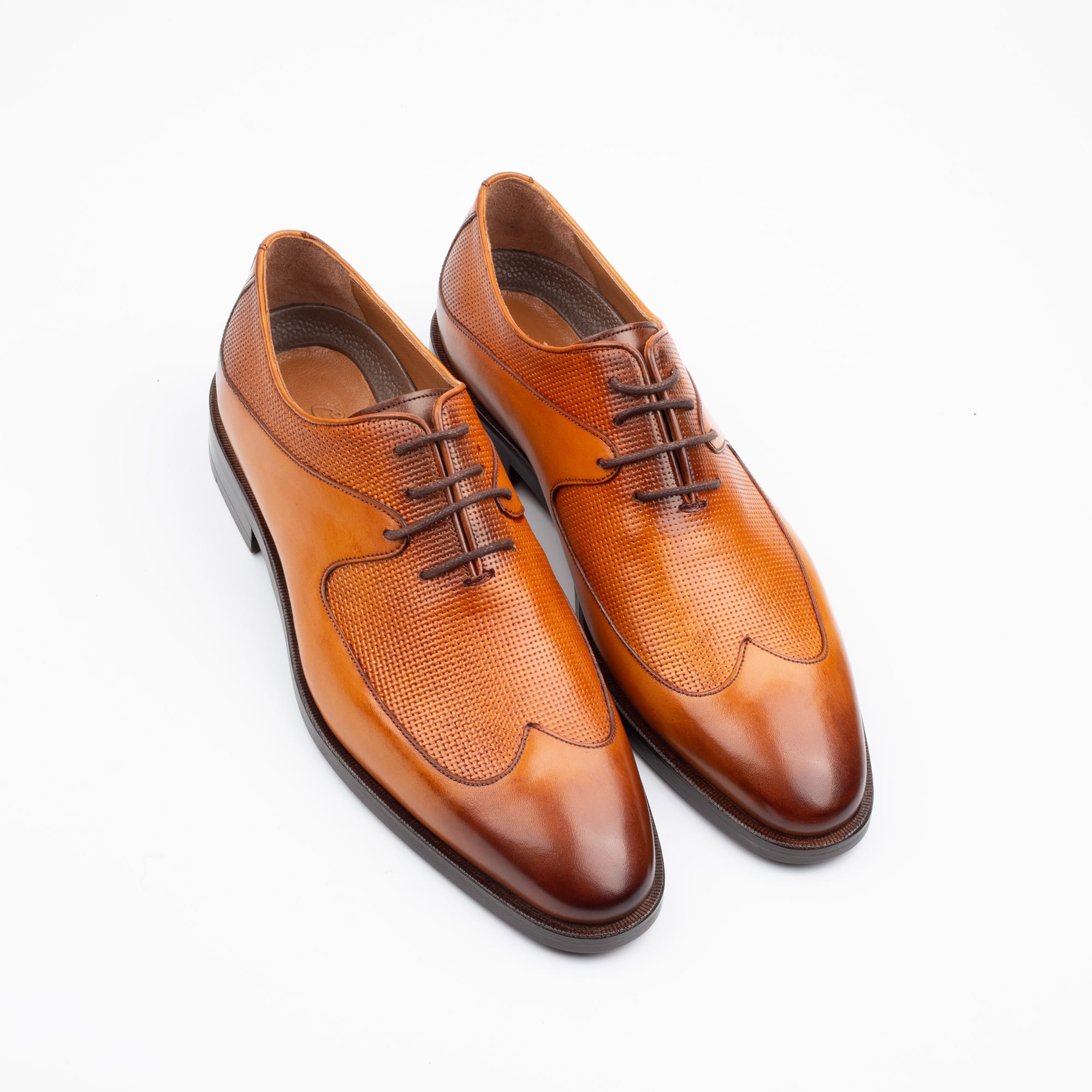 Men's Tan Leather Oxford Shoes with Brogue Detailing-Classic and Elegant Formal Footwear (V2-92) - Image 2