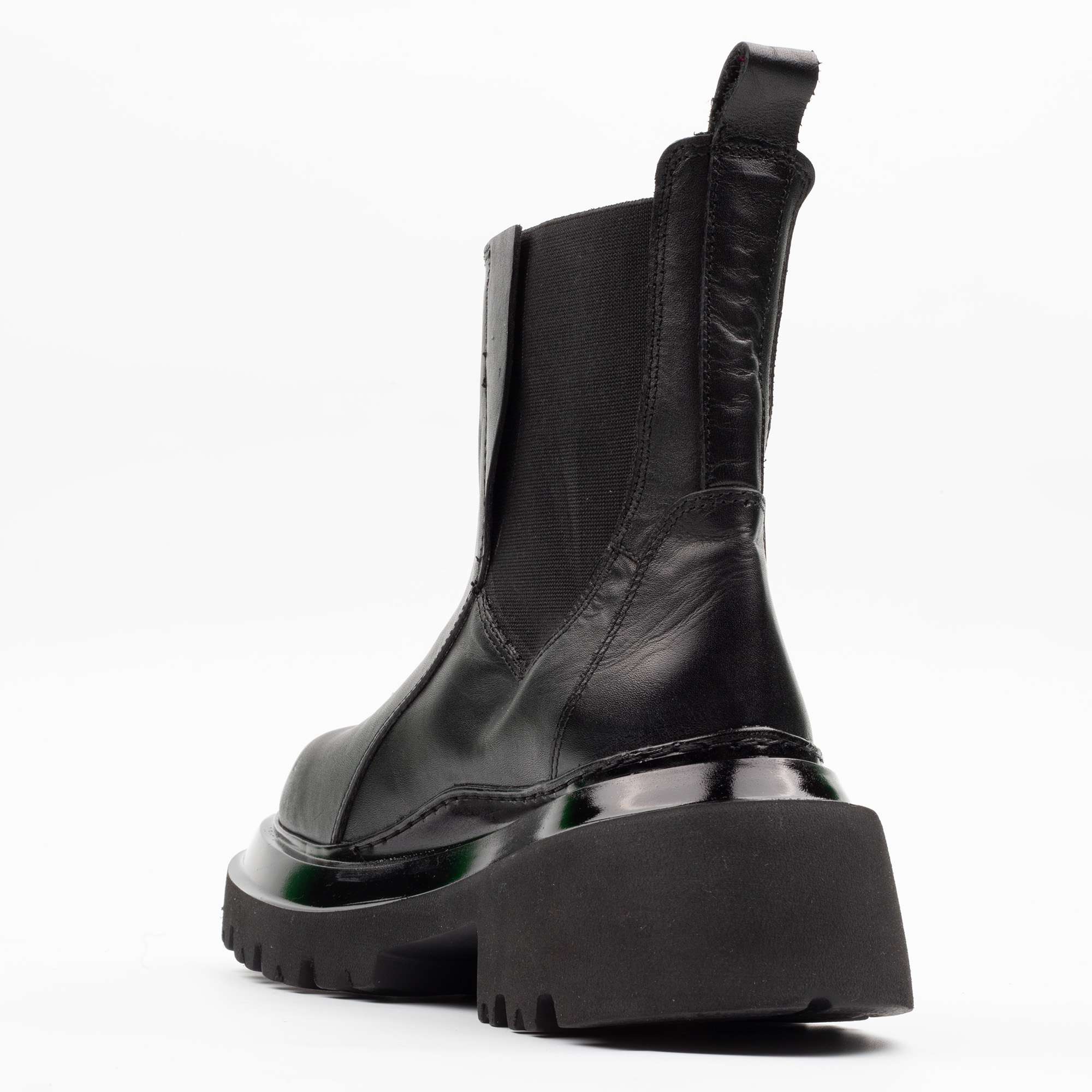 Elegant Women's Black Chunky Chelsea Boots with Platform Sole Modern Urban Footwear - Image 6