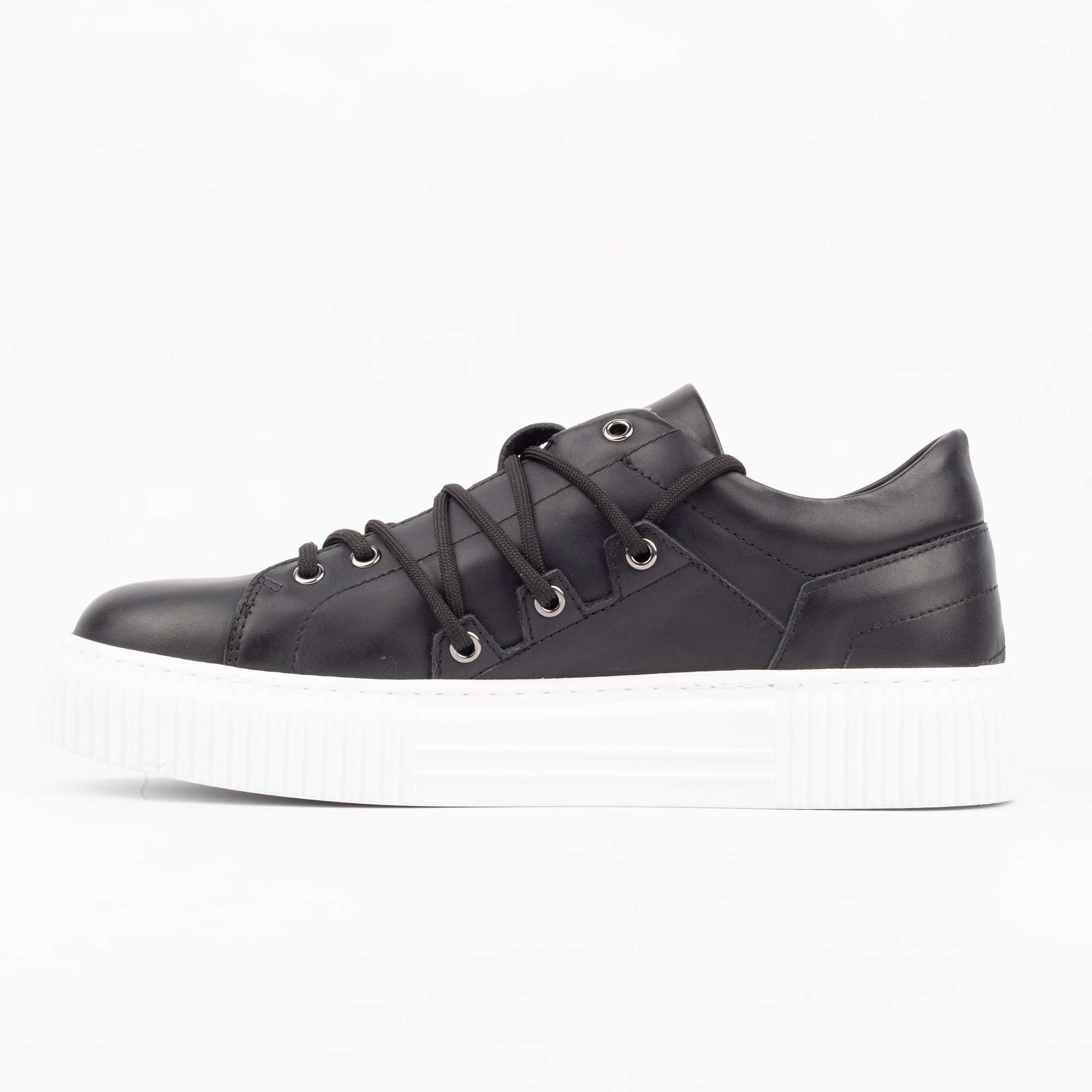 Black Leather Low-Top Sneakers – Timeless Style and Everyday Comfort (19014) - Image 4