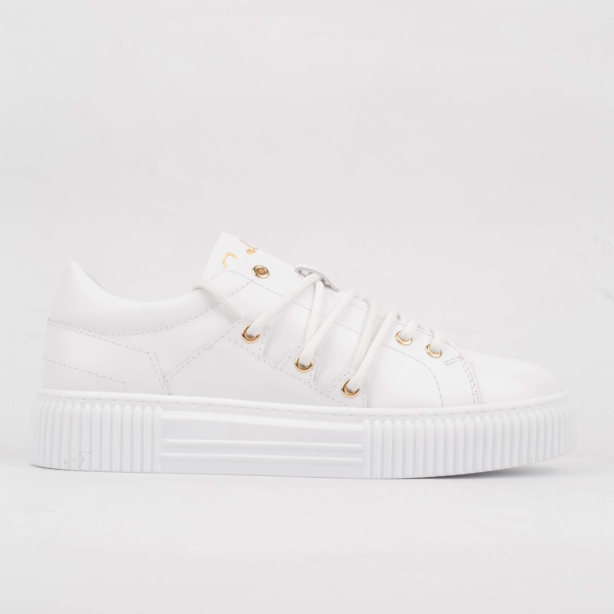 White Leather Low-Top Sneakers – Stylish Comfort for Every Occasion (19014)