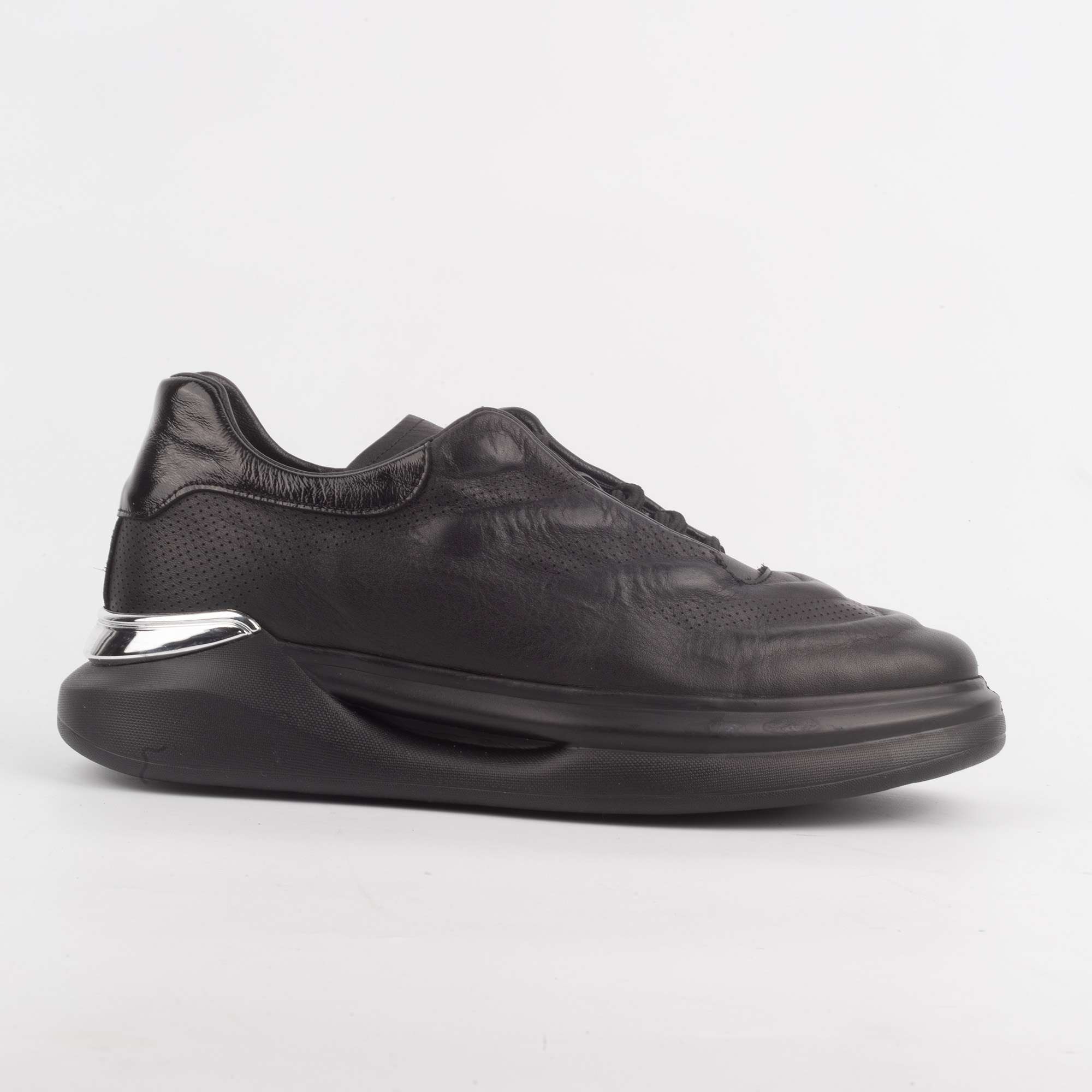 Black Leather Chunky Sneakers – Modern Comfort and Style for Everyday Wear (M152-17387)