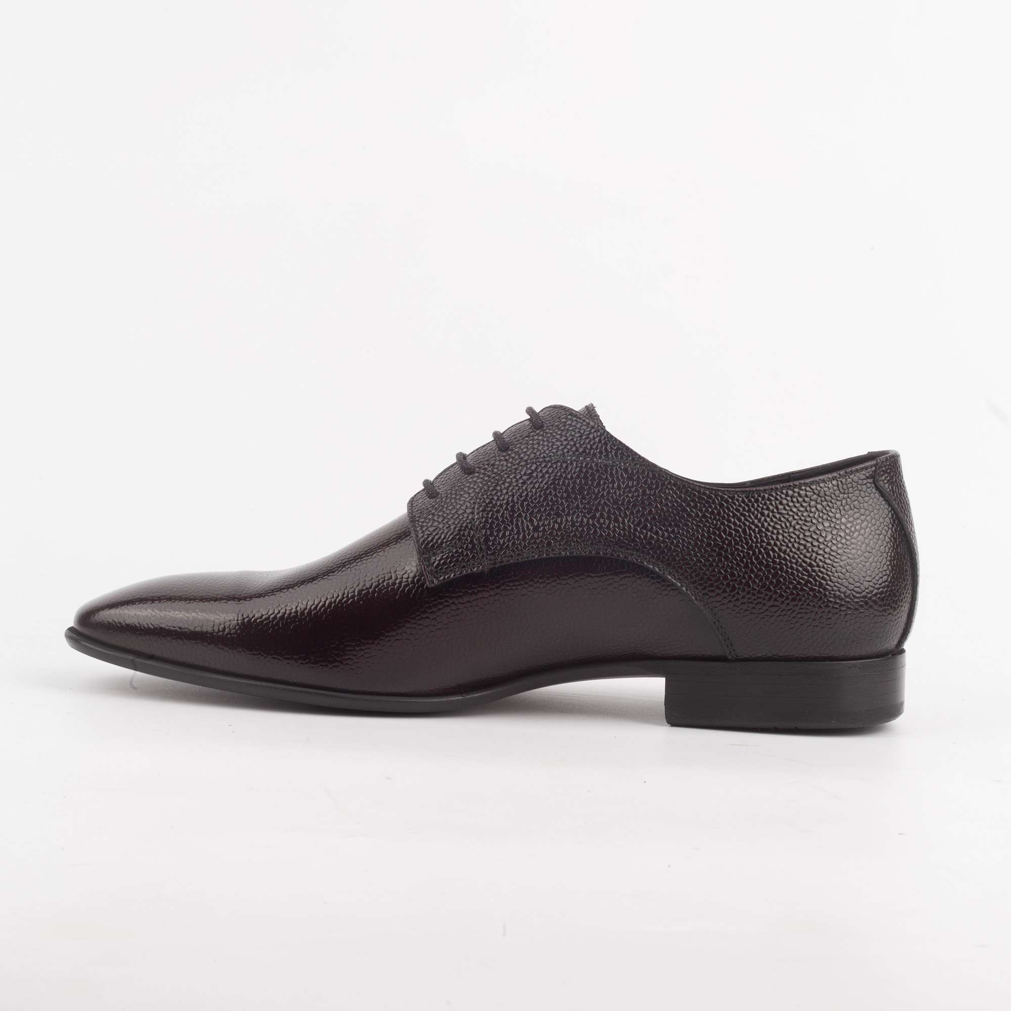 Men's Classic Burgundy Leather Shoes with Textured Finish and Glossy Look.(H8302) - Image 4