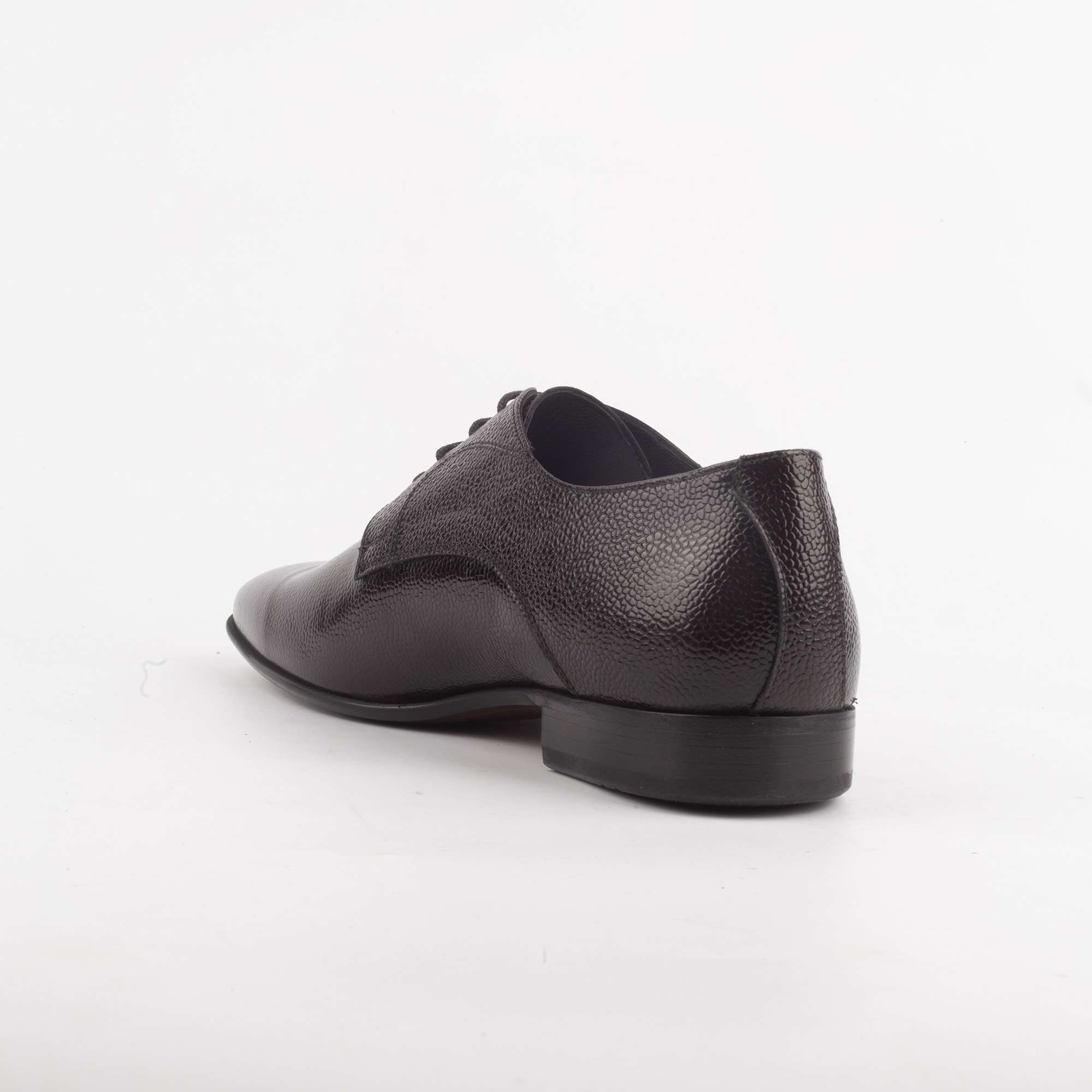 Men's Classic Burgundy Leather Shoes with Textured Finish and Glossy Look.(H8302) - Image 3