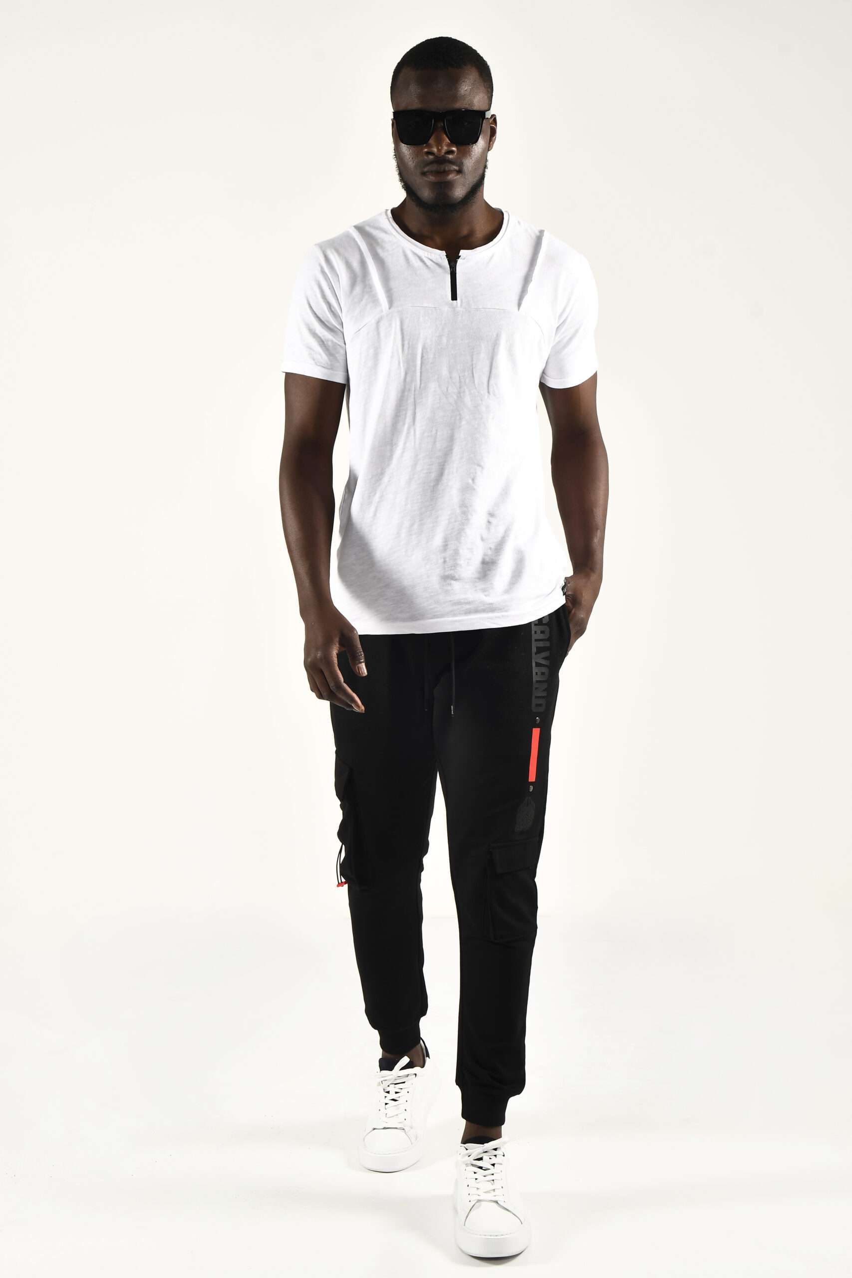 Calvano Men's Black Cargo Jogger Pants Stylish and Functional Urban Streetwear - Image 2
