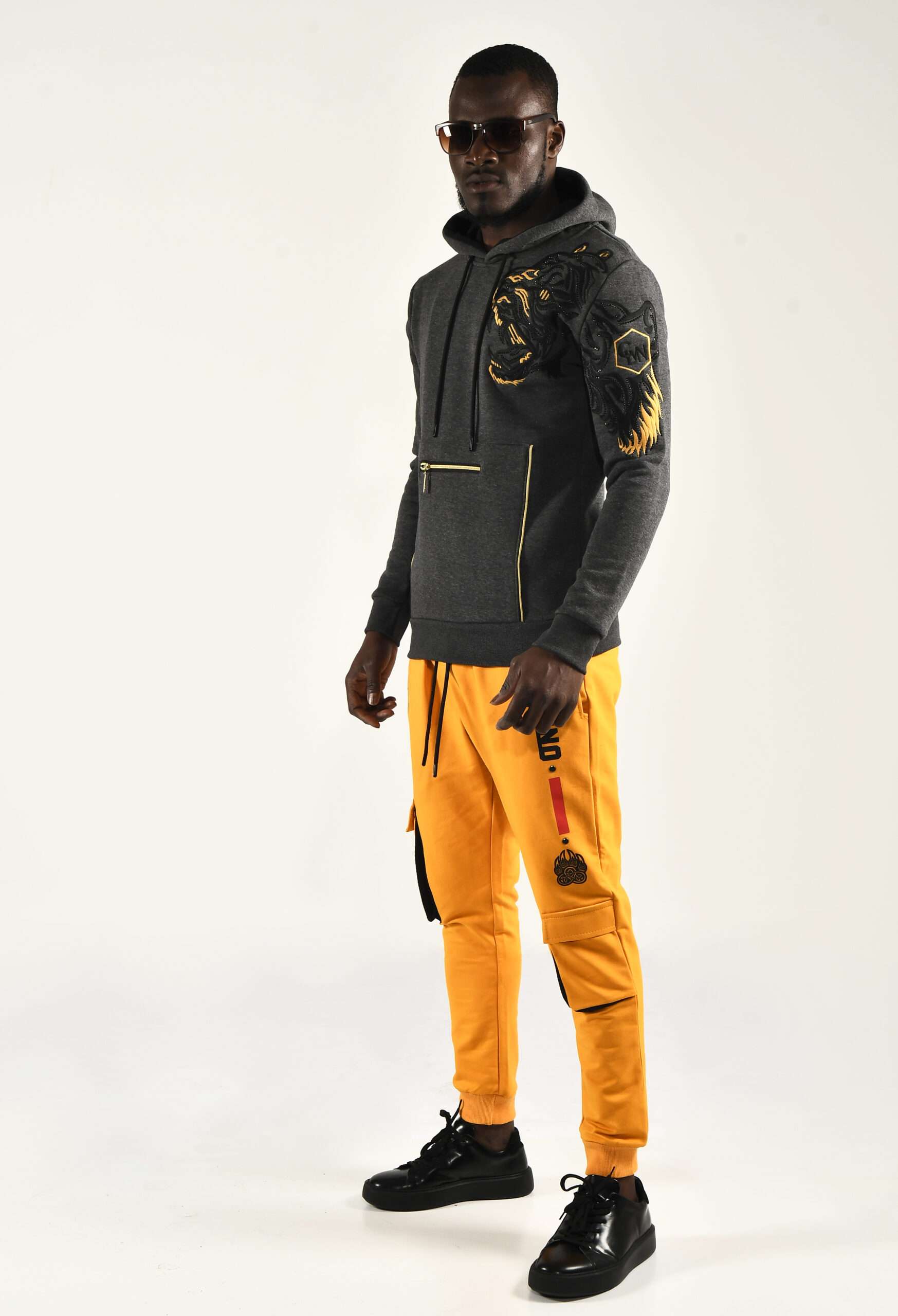 Men's Gray Hoodie with Tiger Design Bold and Modern Streetwear - Image 2
