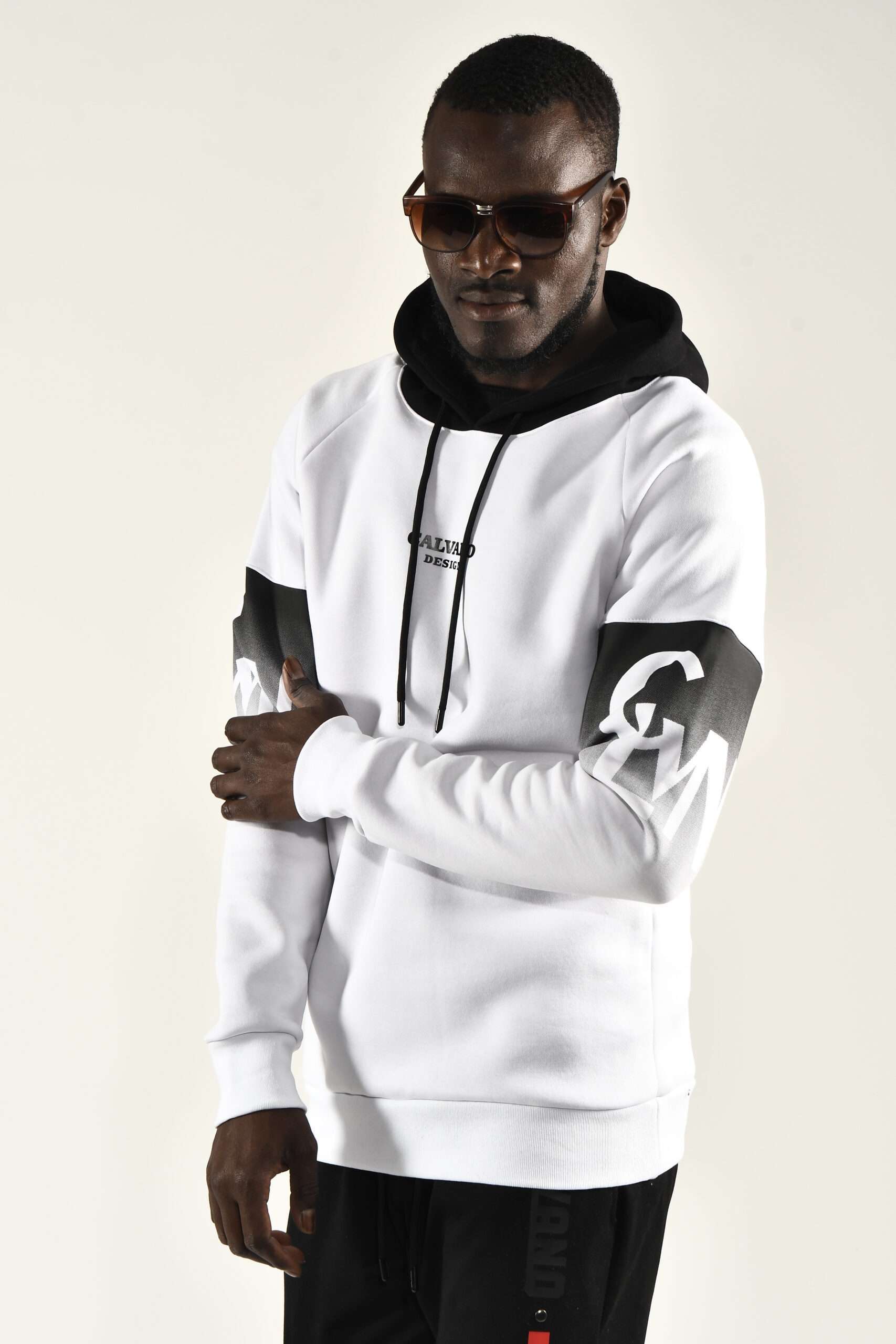 Modern Men's White Hoodie with Black Accents Stylish and Comfortable - Image 4