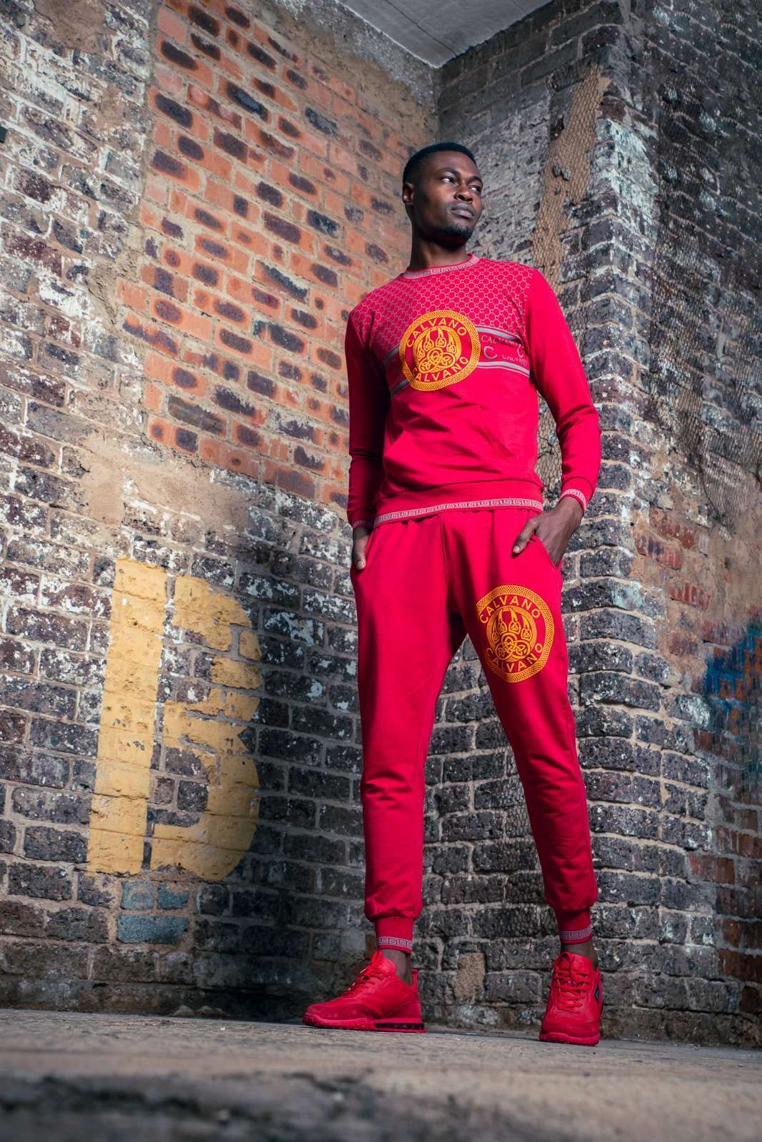 Calvano Men's Red and Gold Tracksuit Luxurious Urban Fashion for a Bold Statement