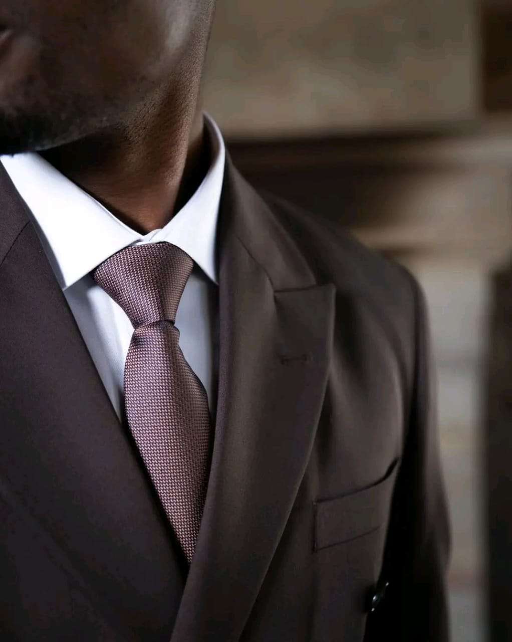 Elegant Brown Double Breasted Suit Modern Style for Formal Occasions - Image 4