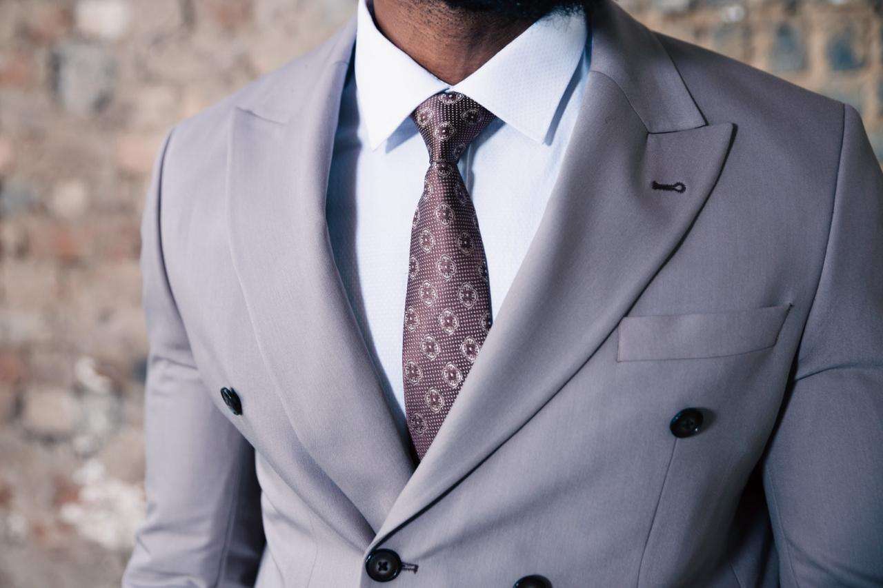 Stylish Light Gray Double Breasted Suit Modern Elegance for Formal Occasions - Image 3