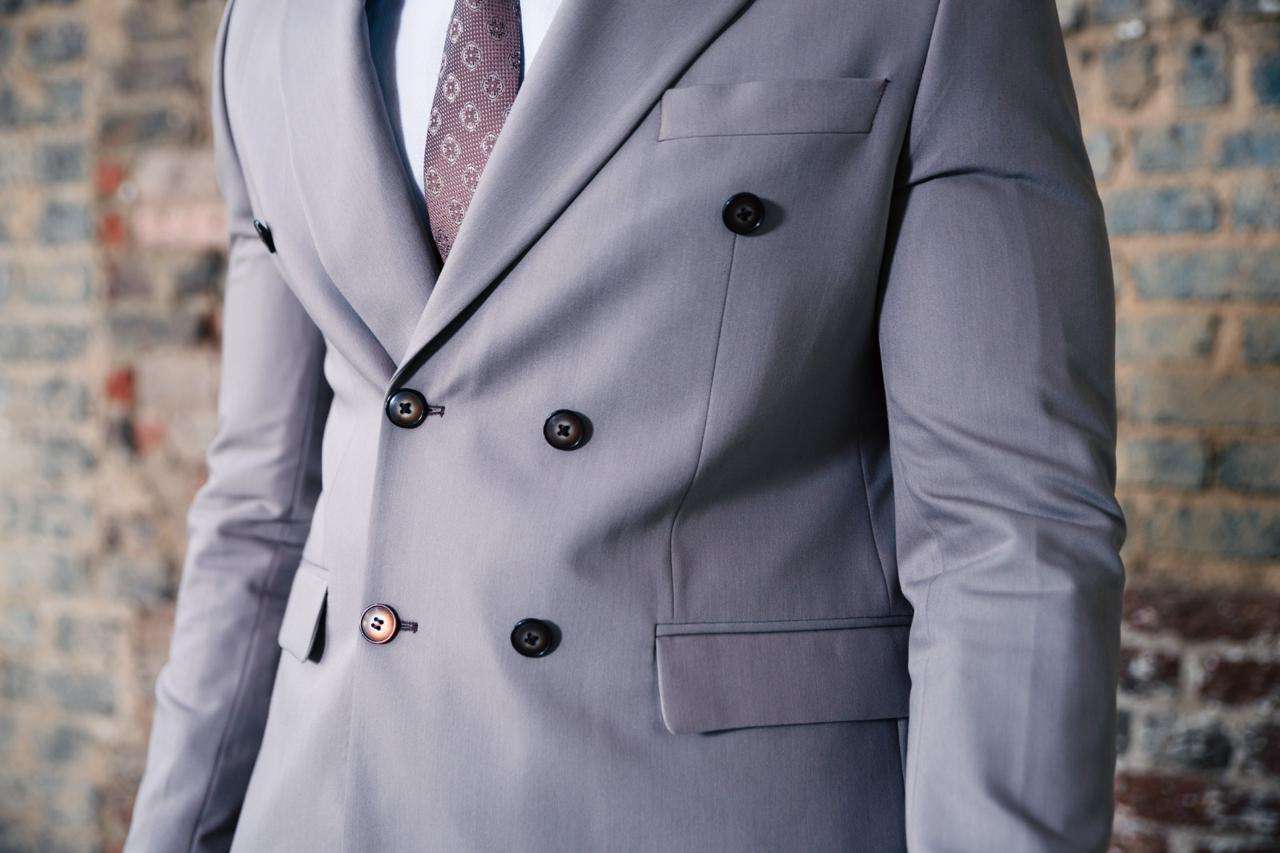 Stylish Light Gray Double Breasted Suit Modern Elegance for Formal Occasions - Image 4