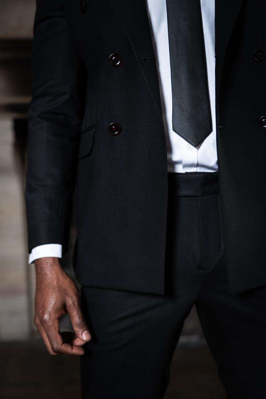 Classic Black Double-Breasted Suit: Timeless Elegance for Modern Men - Image 4