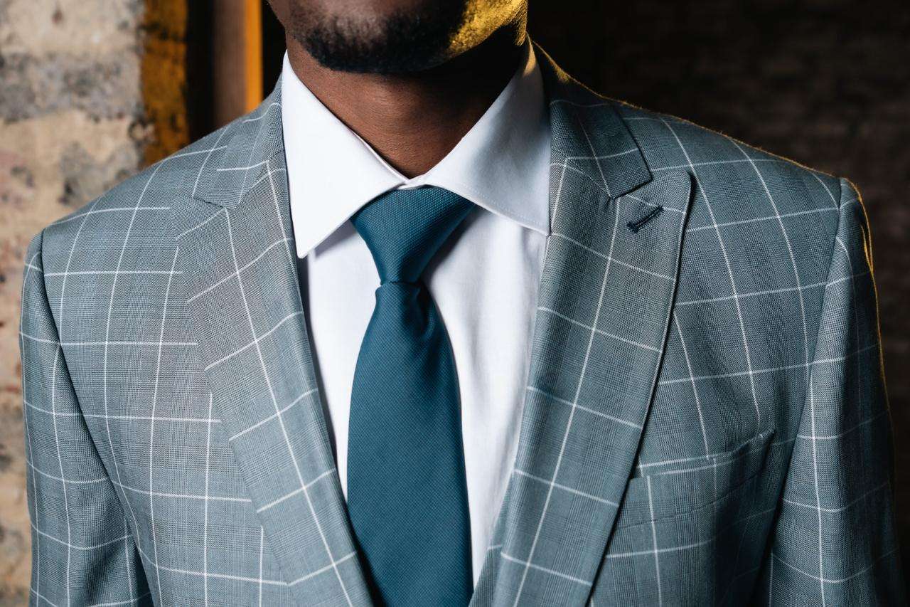Men's Windowpane Check Double Breasted Suit Classic Elegance for Modern Gentlemen - Image 4