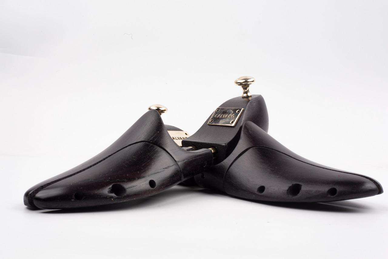 Calvano Black Wooden Shoe Tree.