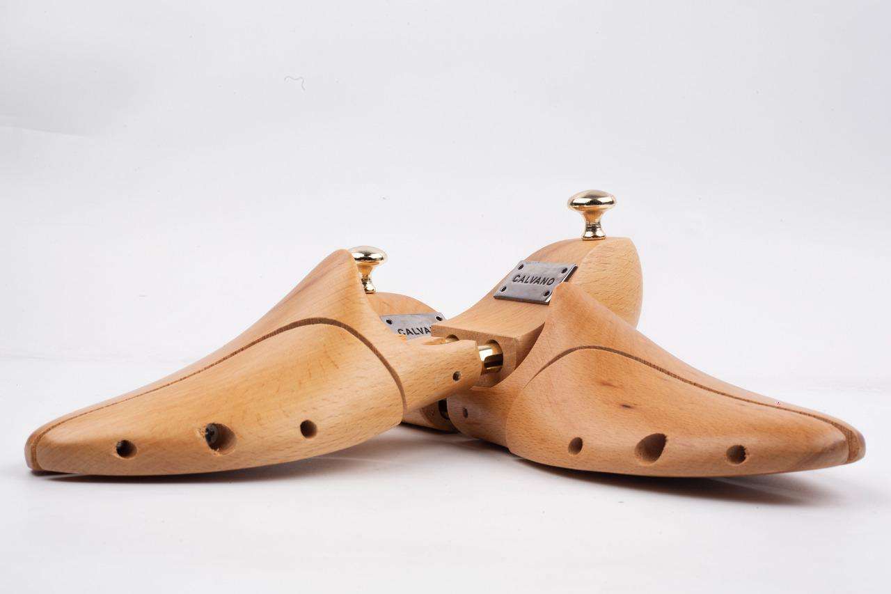 Calvano Light Brown Wooden Shoe Tree.